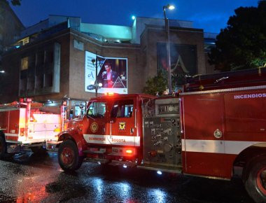 Κολομβία: Έκρηξη βόμβας σε εμπορικό κέντρο της Μπογκοτά - 3 νεκροί (φωτό, βίντεο)